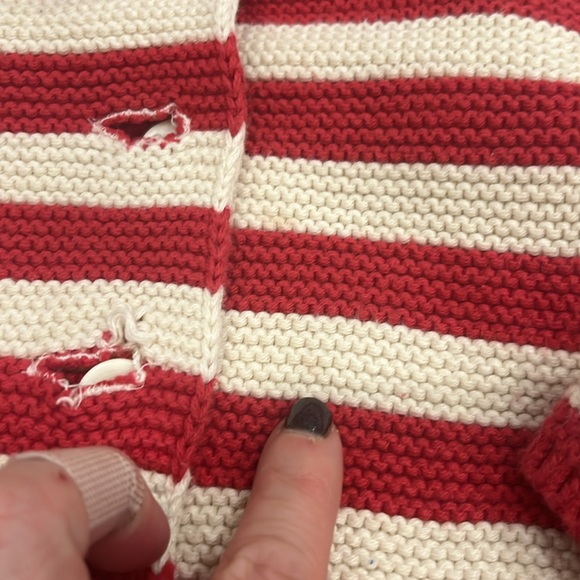 Gap knit red and white striped sweater - Picture 4 of 5
